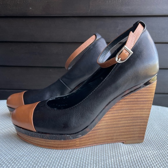 💥SALE💥 White House Black Market Black and Brown Wedge Heels with ankle Strap - Picture 1 of 13